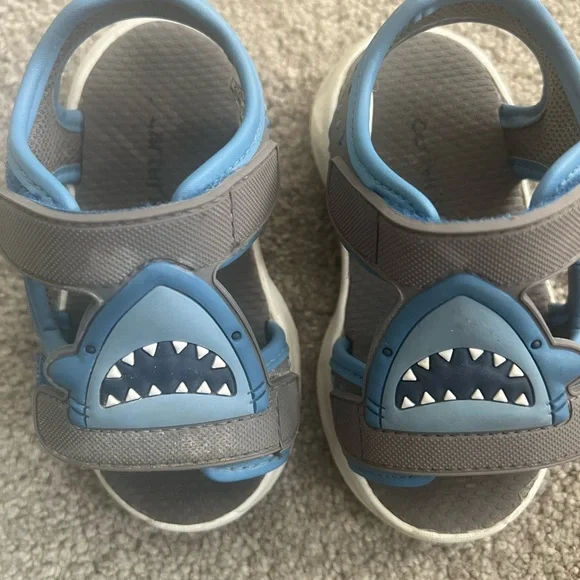 Shark-Themed Kids Sandals and Flip-Flops Set - Picture 6 of 6